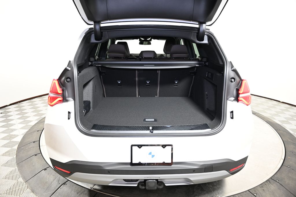 Thumbnail: 2026 BMW X3 - 11