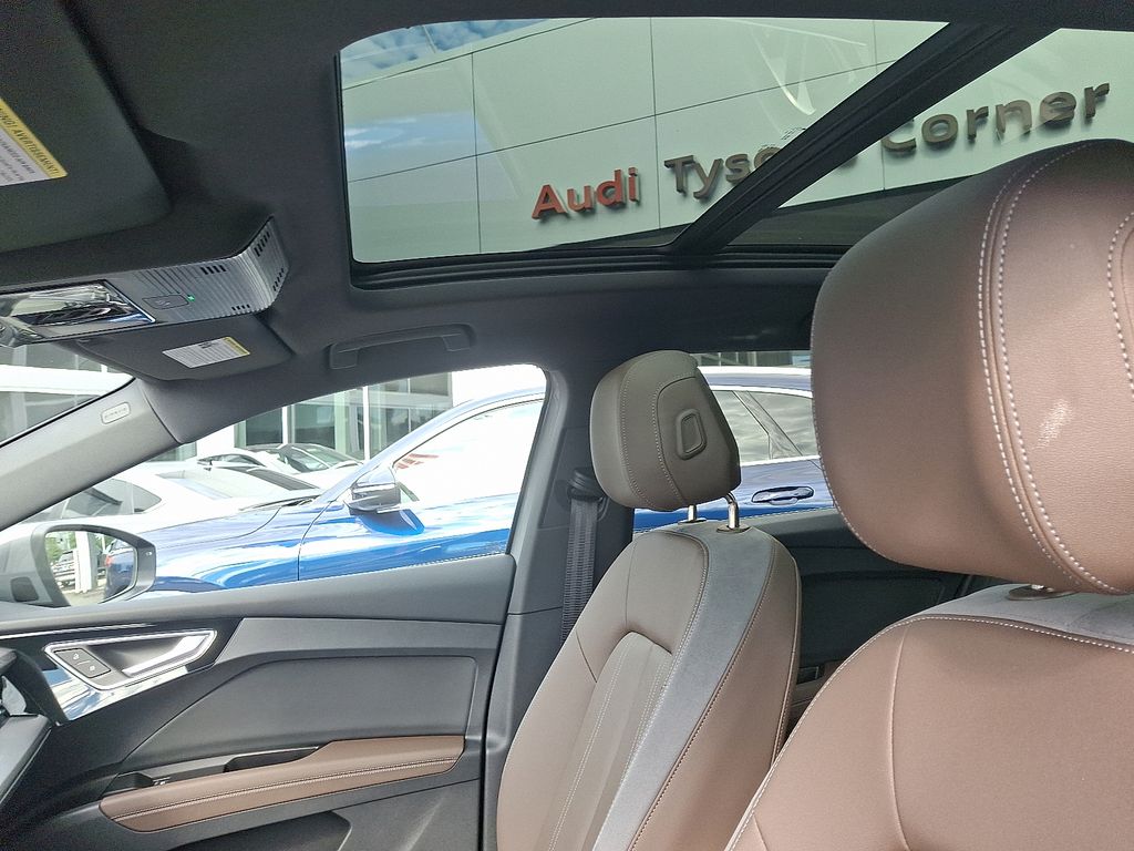 Thumbnail: 2025 Audi Q4 e-tron - 14