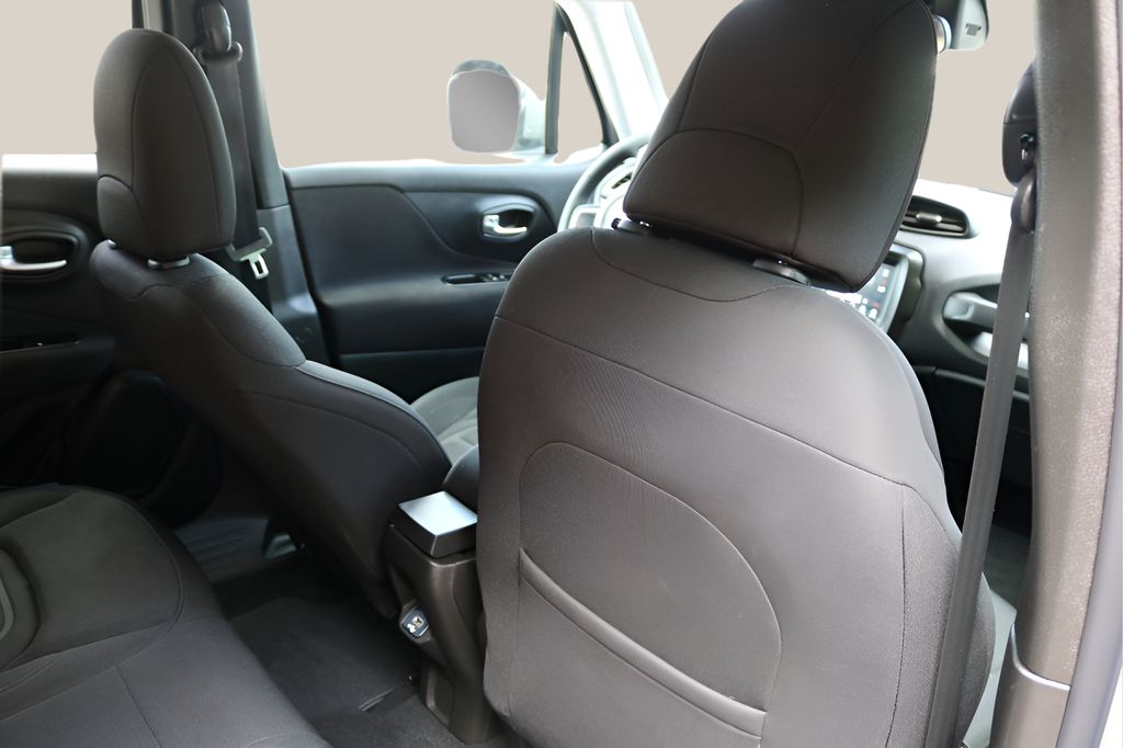 Used 2021 Gray Jeep Latitude image 17