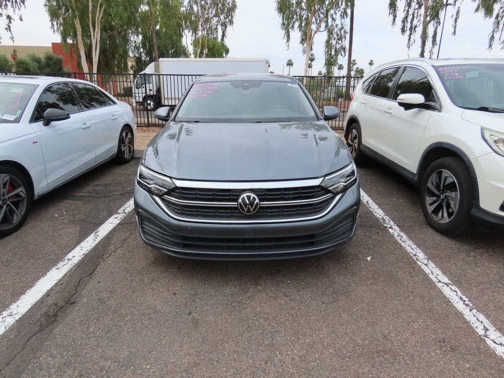 2024 Volkswagen Jetta SE 2
