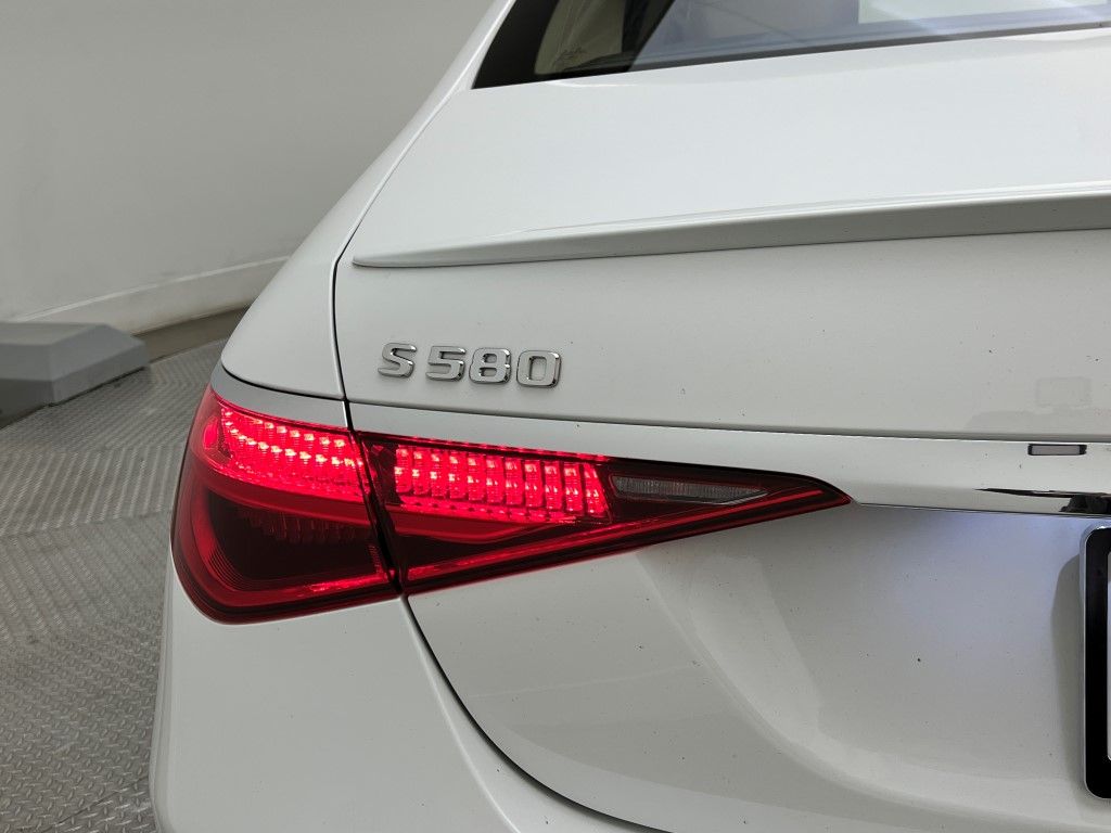 Thumbnail: 2024 Mercedes-Benz S-Class - 8