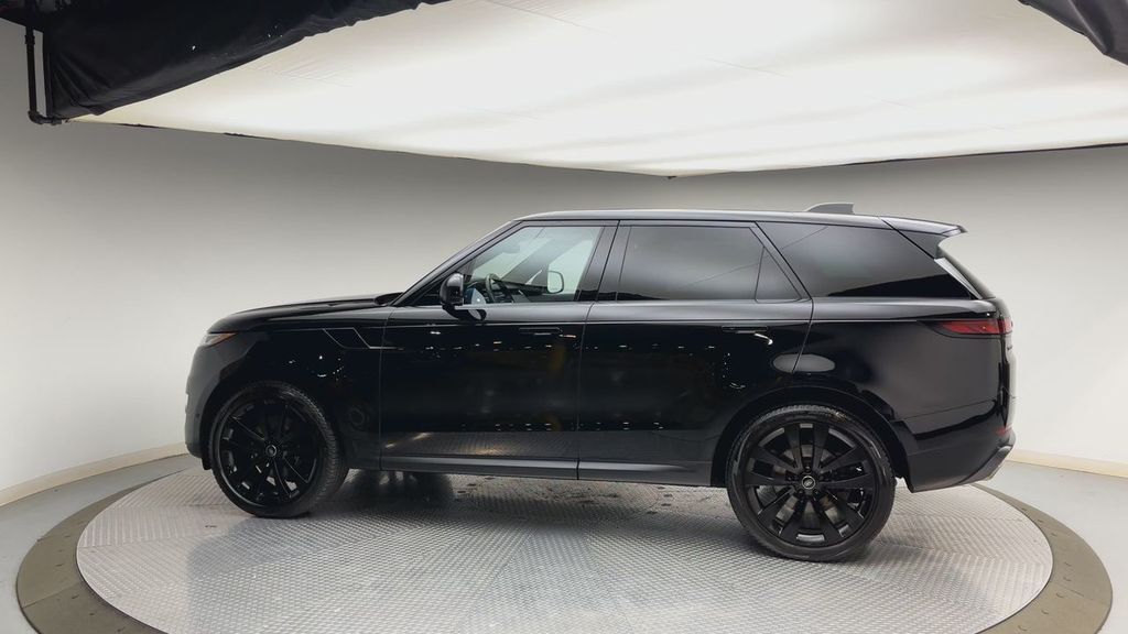 Thumbnail: 2023 Land Rover Range Rover Sport - 5