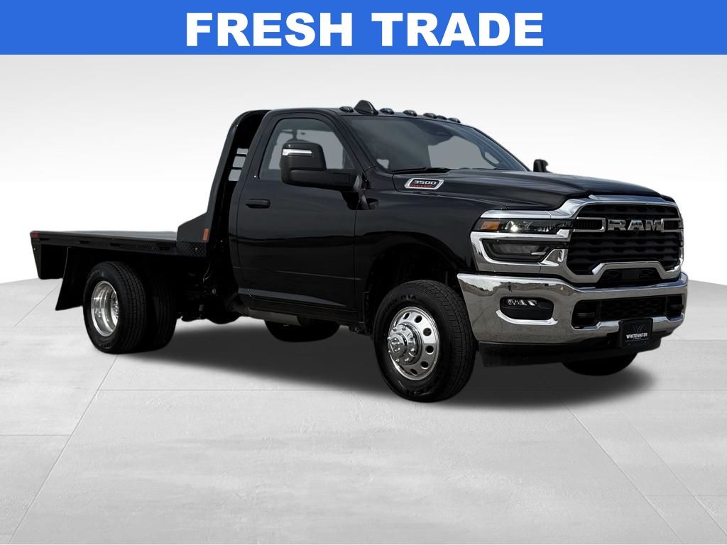 Diamond Black Crystal Pearlcoat 2026 RAM 3500 Chassis Tradesman Regular Cab DRW 4WD Pickup Truck Four-Wheel Drive 8-Speed Automatic