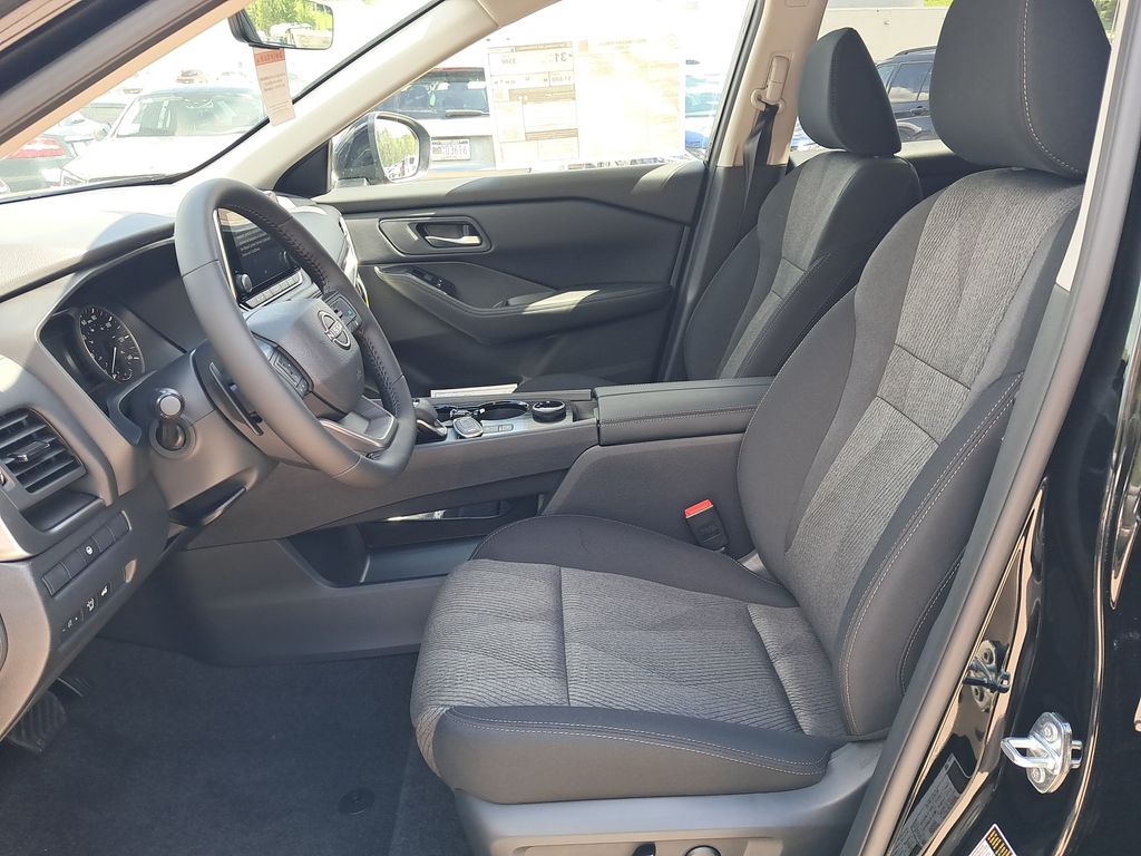 2026 Nissan Rogue SV - 9