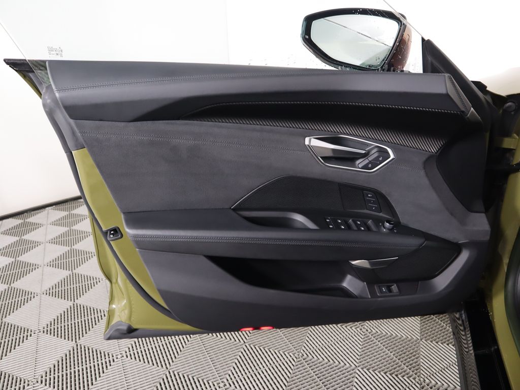 Thumbnail: 2022 Audi RS e-tron GT - 25