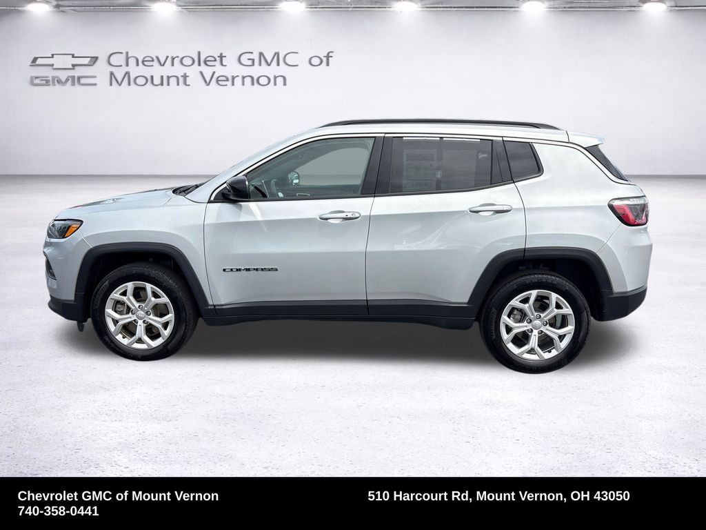 Photo 2 of 2024 Jeep Compass Latitude