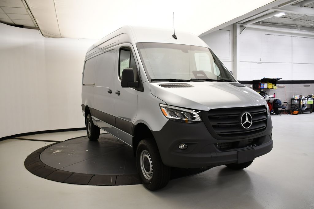 Thumbnail: 2025 Mercedes-Benz Sprinter - 3