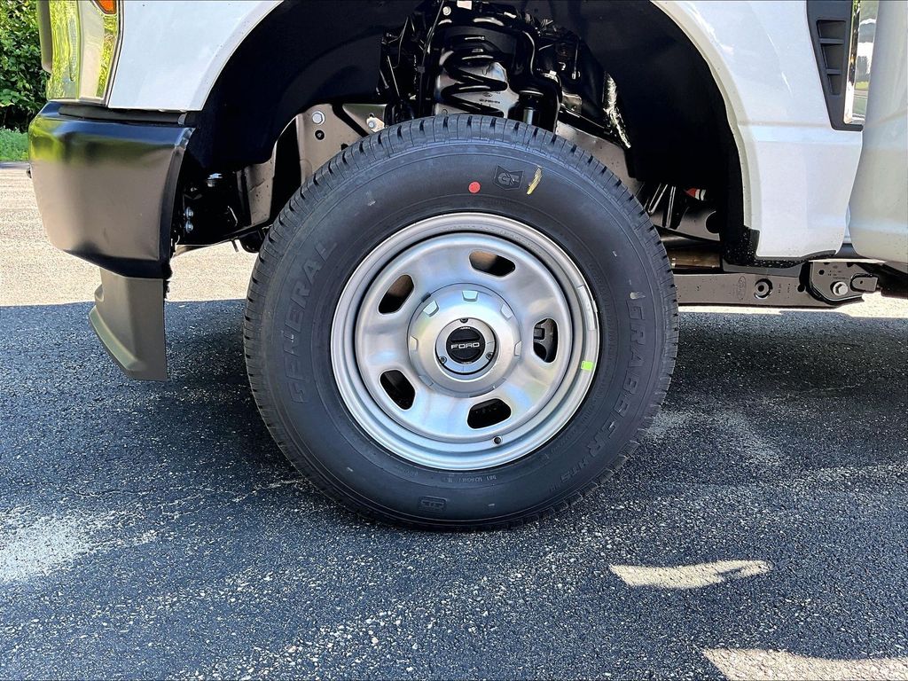 2026 Ford F-350SD — photo 12