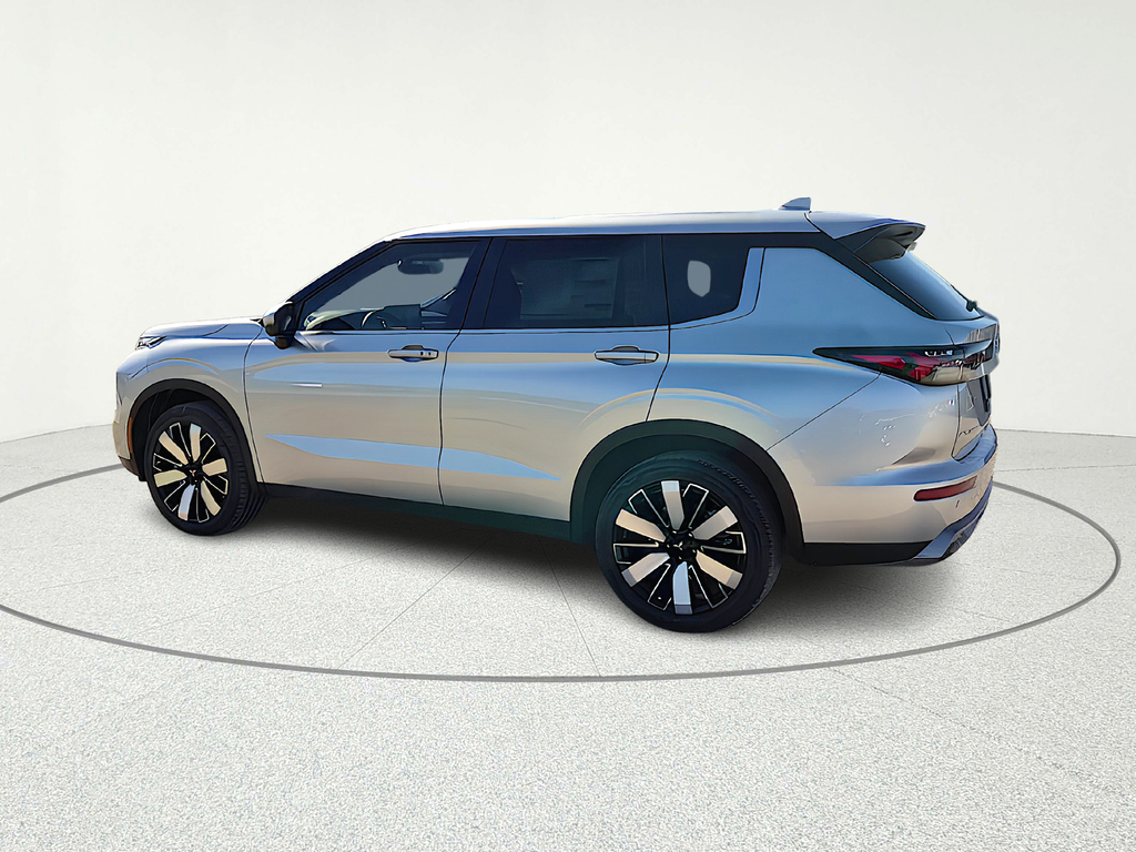 2026 Mitsubishi Outlander SE - 3