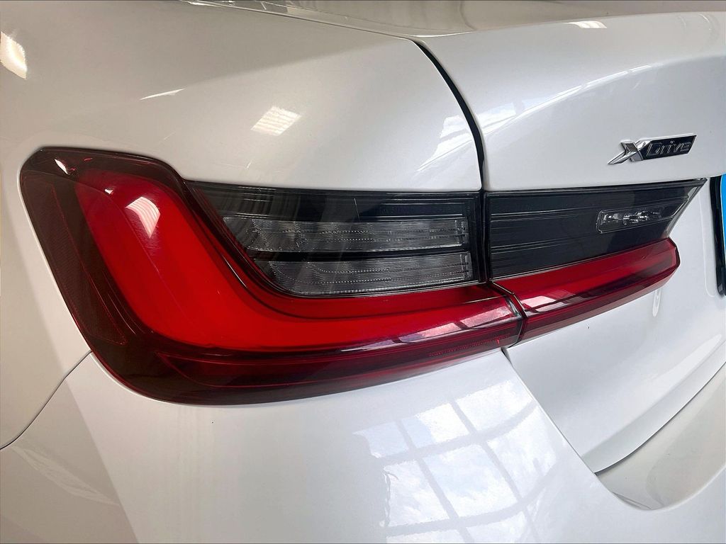 2026 BMW 3 Series — photo 34