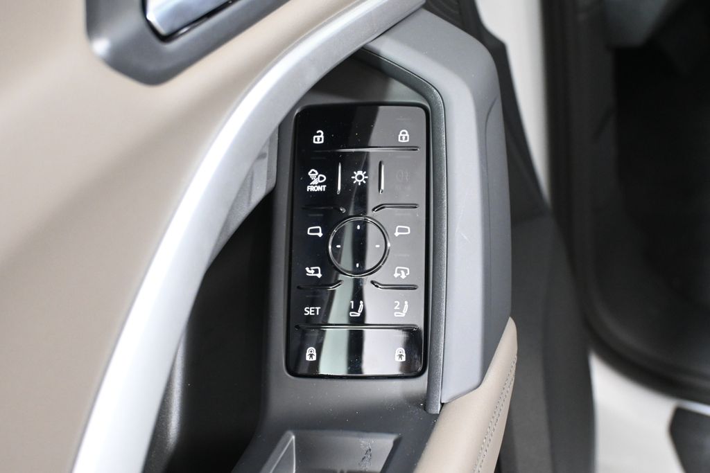 Thumbnail: 2025 Audi Q5 - 25