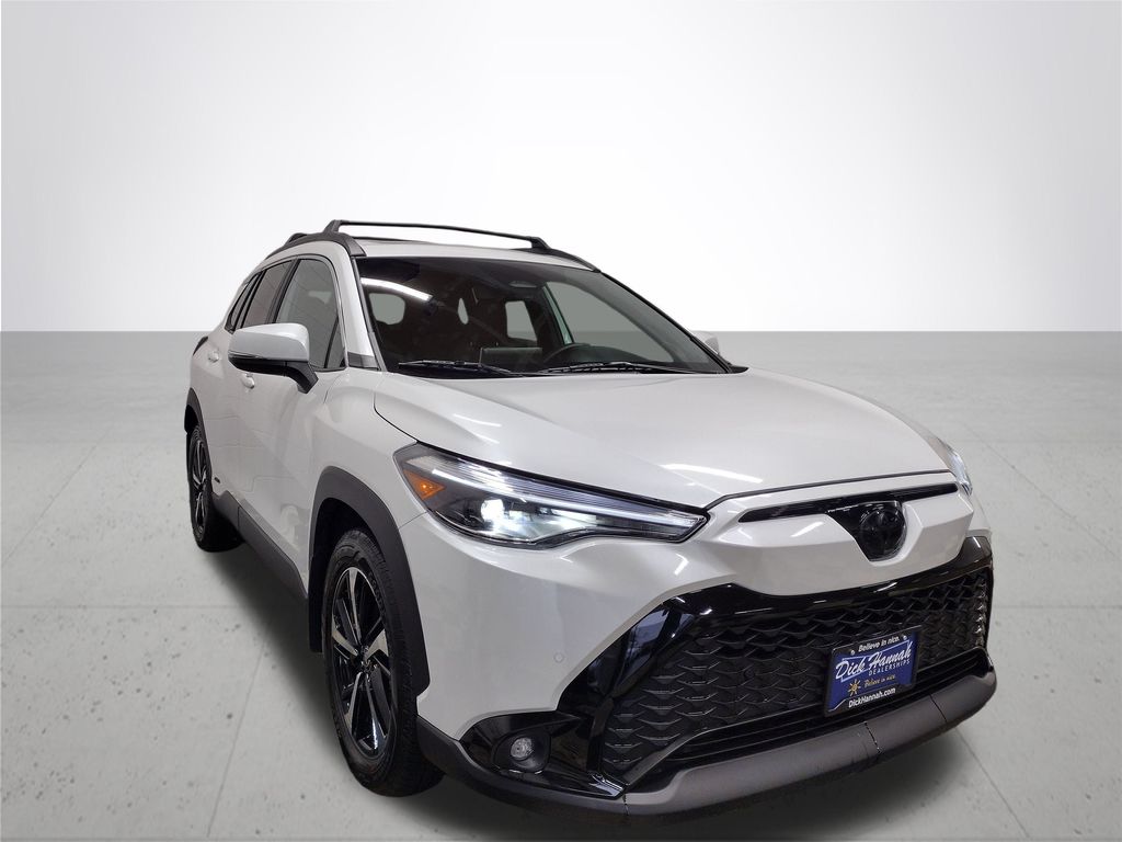 2024 Toyota Corolla Cross Hybrid XSE photo 2