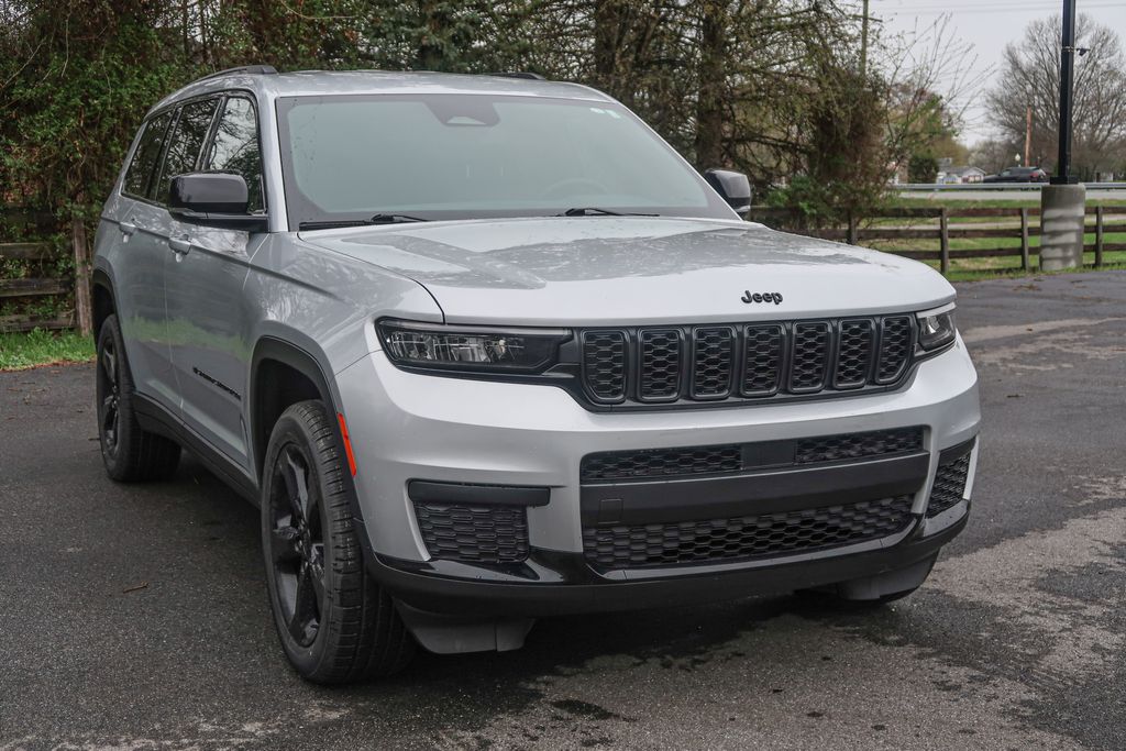 2023 Jeep Grand Cherokee L Altitude 4x2