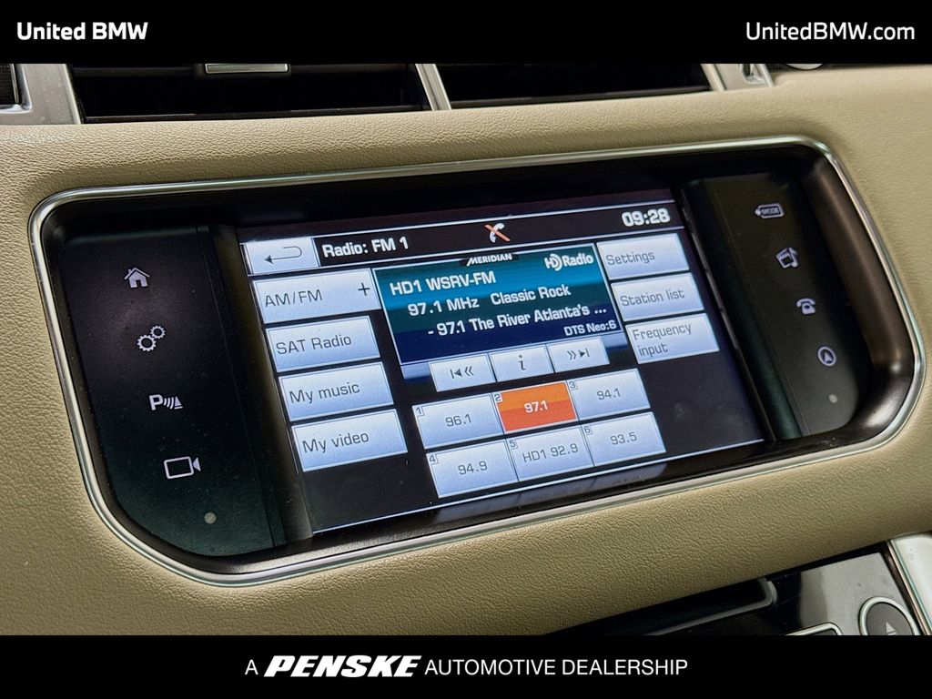 Thumbnail: 2016 Land Rover Range Rover Sport - 8