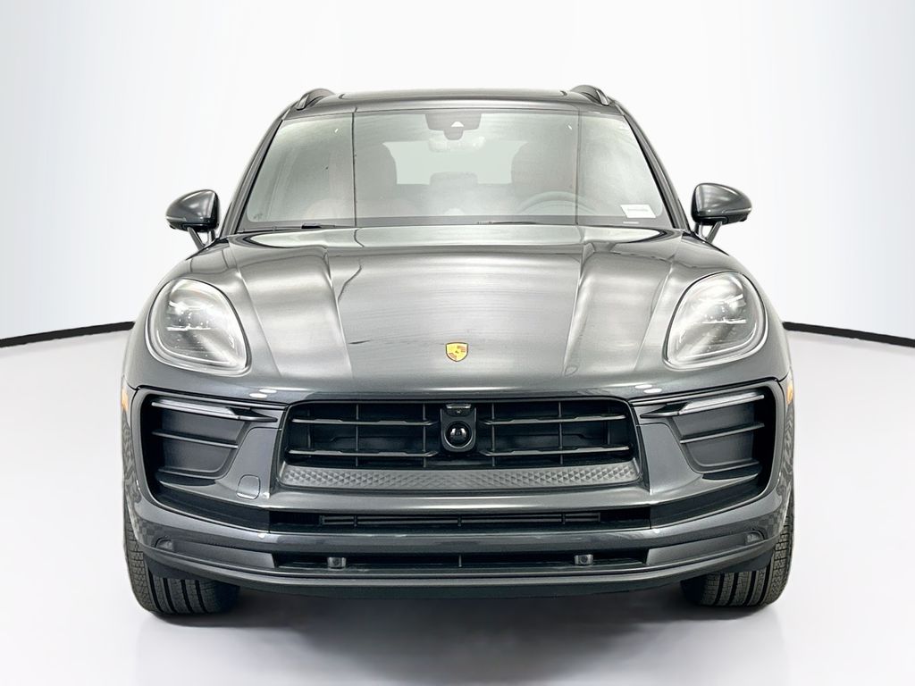 Thumbnail: 2026 Porsche Macan - 10