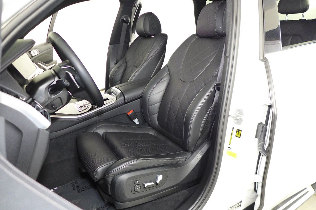 Thumbnail: 2023 BMW X5 - 21