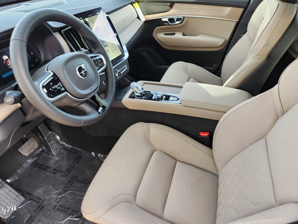 2026 Volvo XC90 Plus - Photo 8
