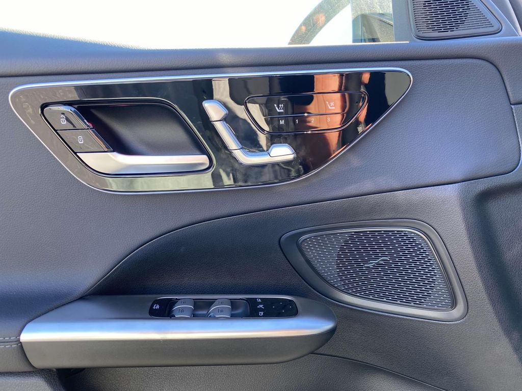 Thumbnail: 2025 Mercedes-Benz C-Class - 12