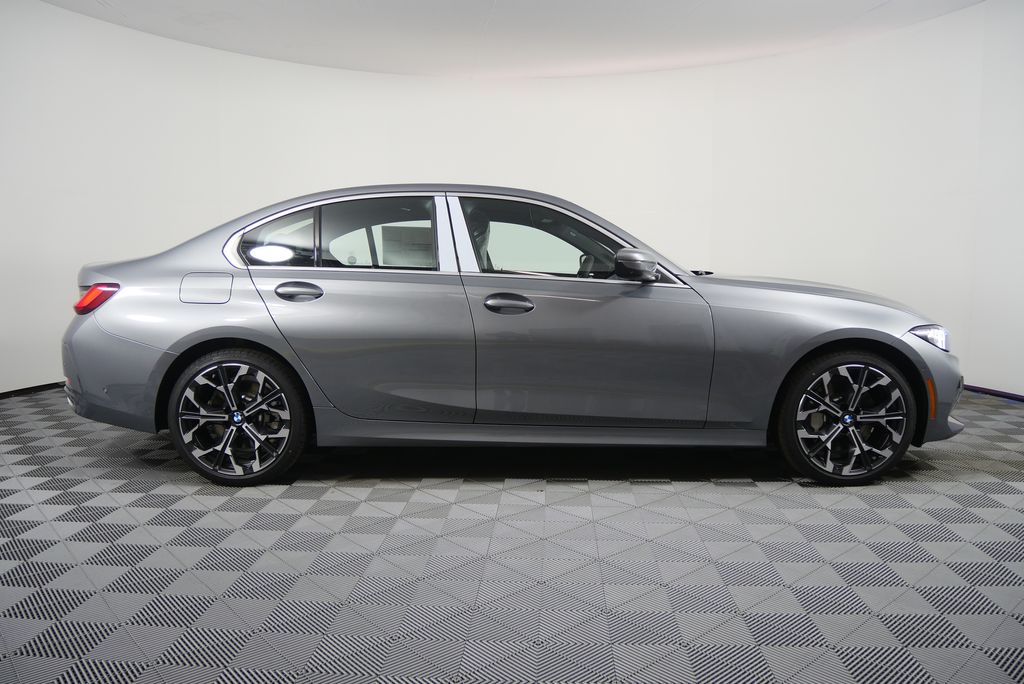 Thumbnail: 2026 BMW 3 Series - 6