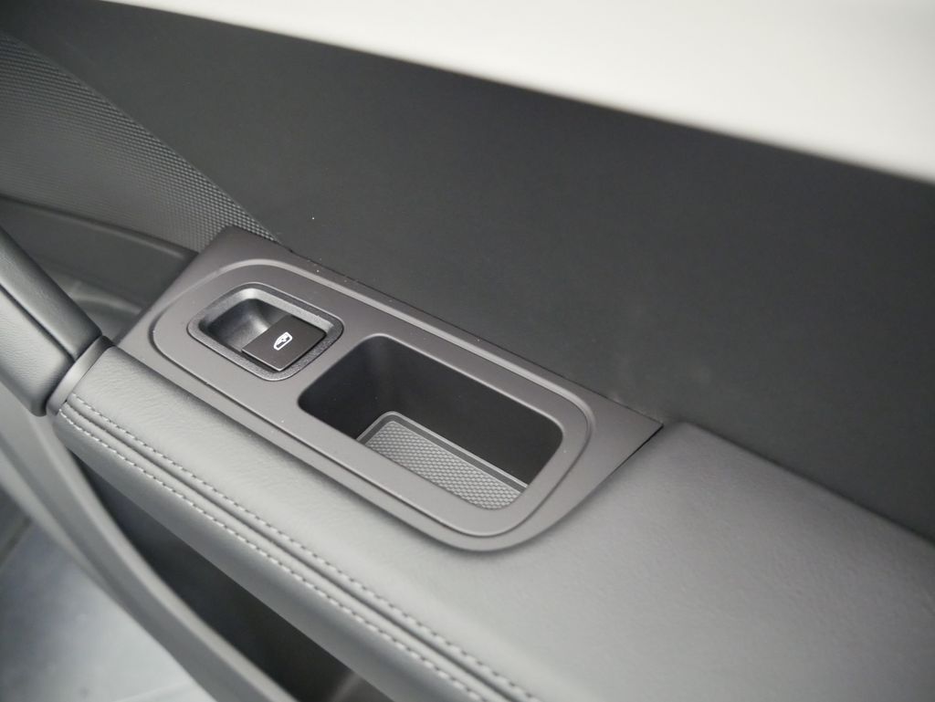 Thumbnail: 2026 Porsche Cayenne - 28