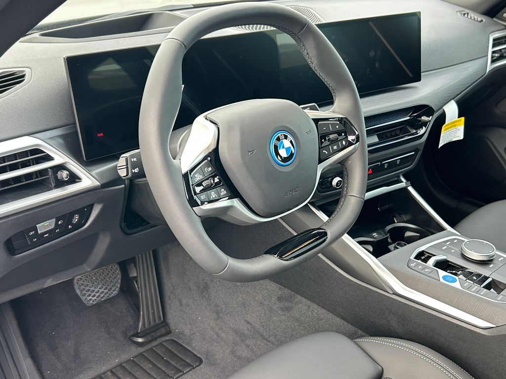 Thumbnail: 2026 BMW i4 - 13