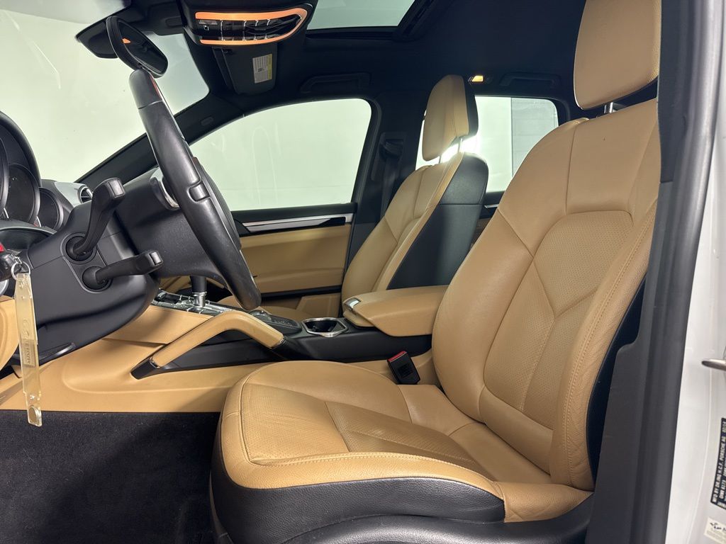 2014 Porsche Cayenne Base 10