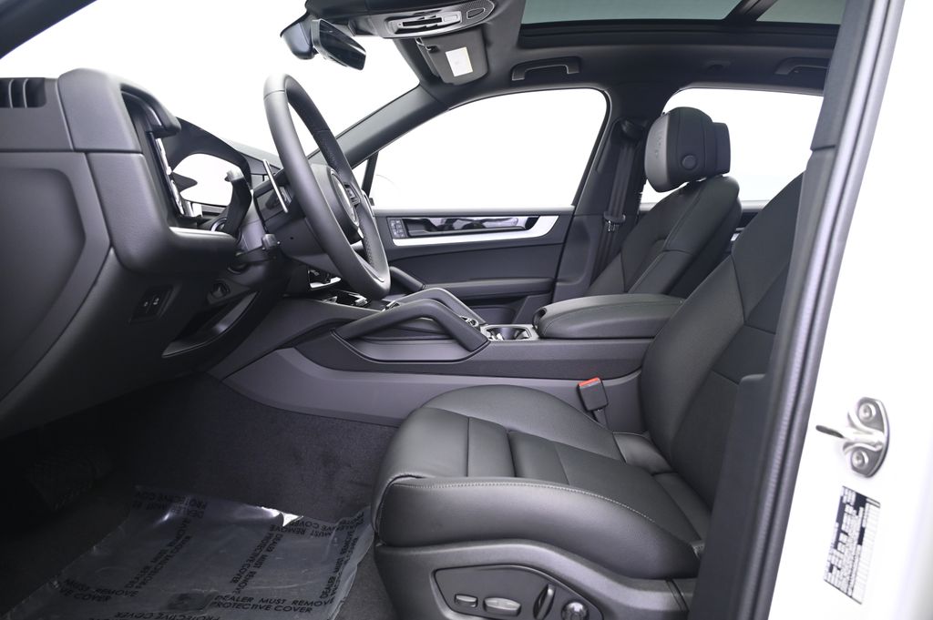 Thumbnail: 2025 Porsche Cayenne - 29