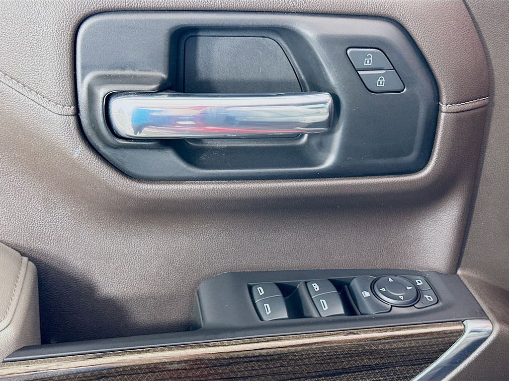 Thumbnail: 2021 Chevrolet Silverado 1500 - 17