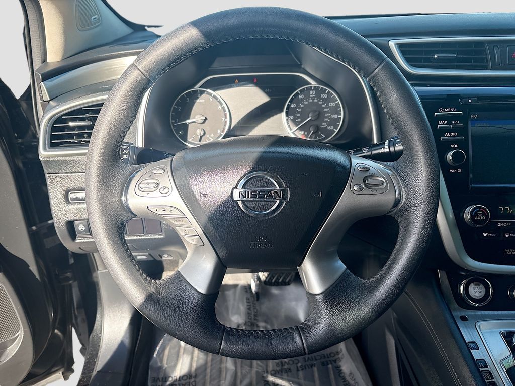 Used 2016 Black Nissan Platinum image 11