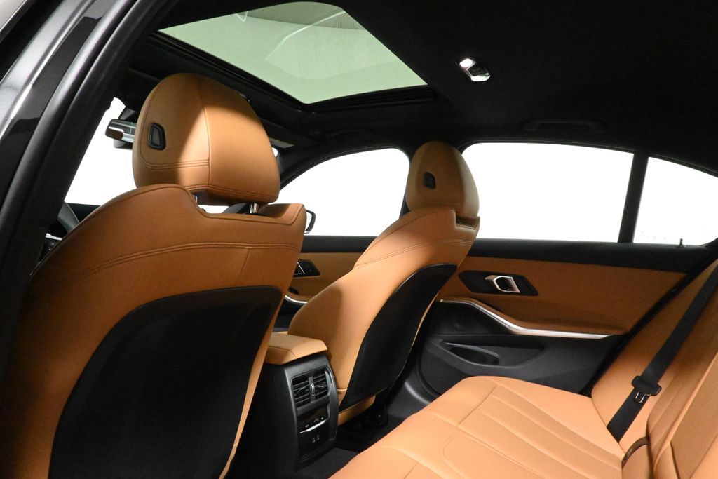 Thumbnail: 2025 BMW 3 Series - 32