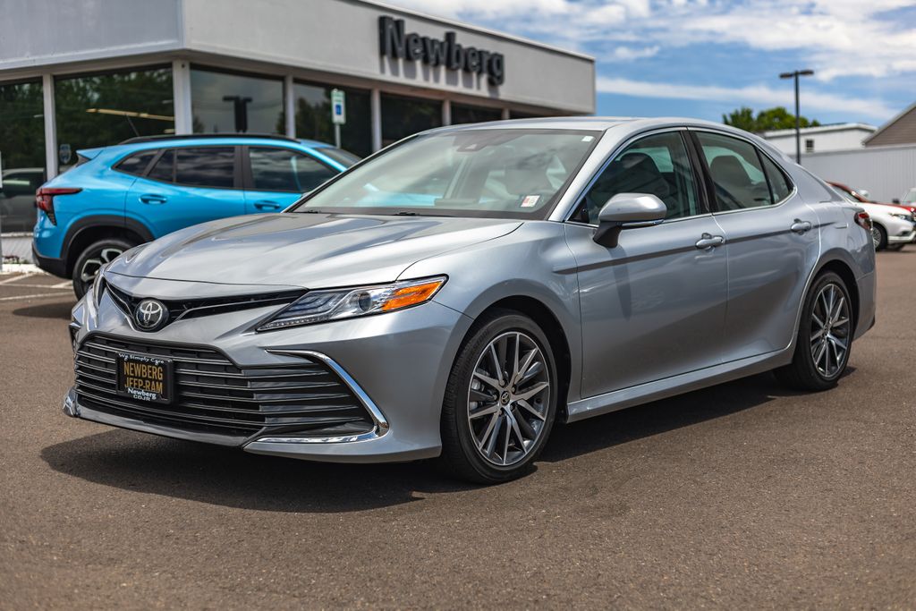 2022 Toyota Camry XLE thumbnail 4