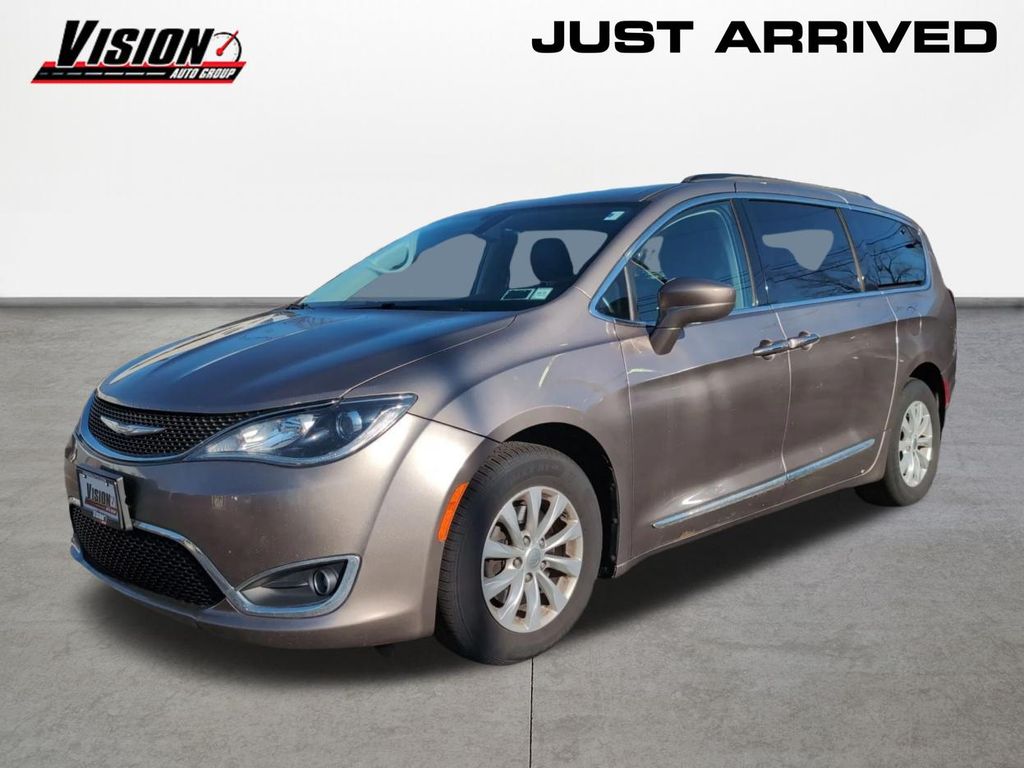 2017 Chrysler Pacifica Touring L FWD