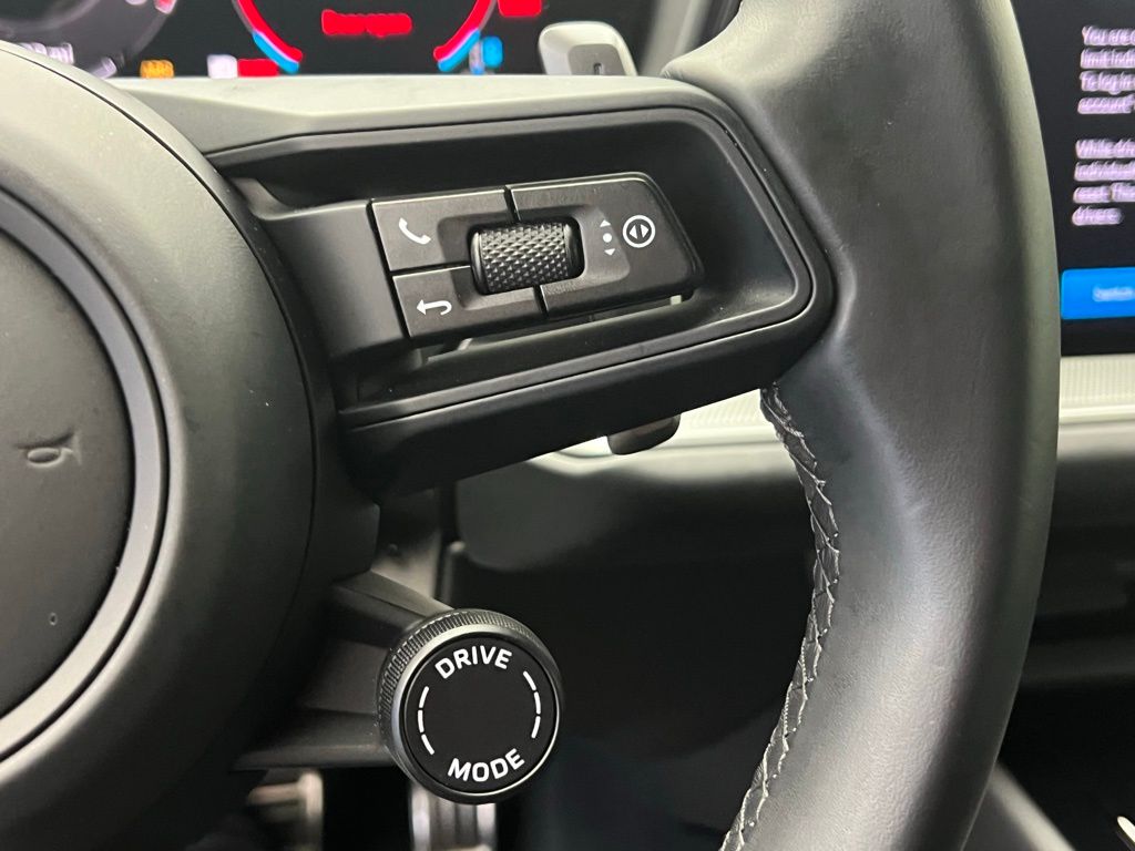 Thumbnail: 2024 Porsche Cayenne - 9