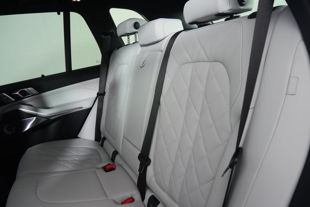 Thumbnail: 2026 BMW X5 - 15