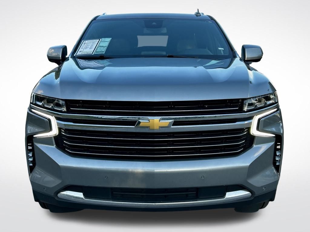 2023 Chevrolet Suburban LT's photo