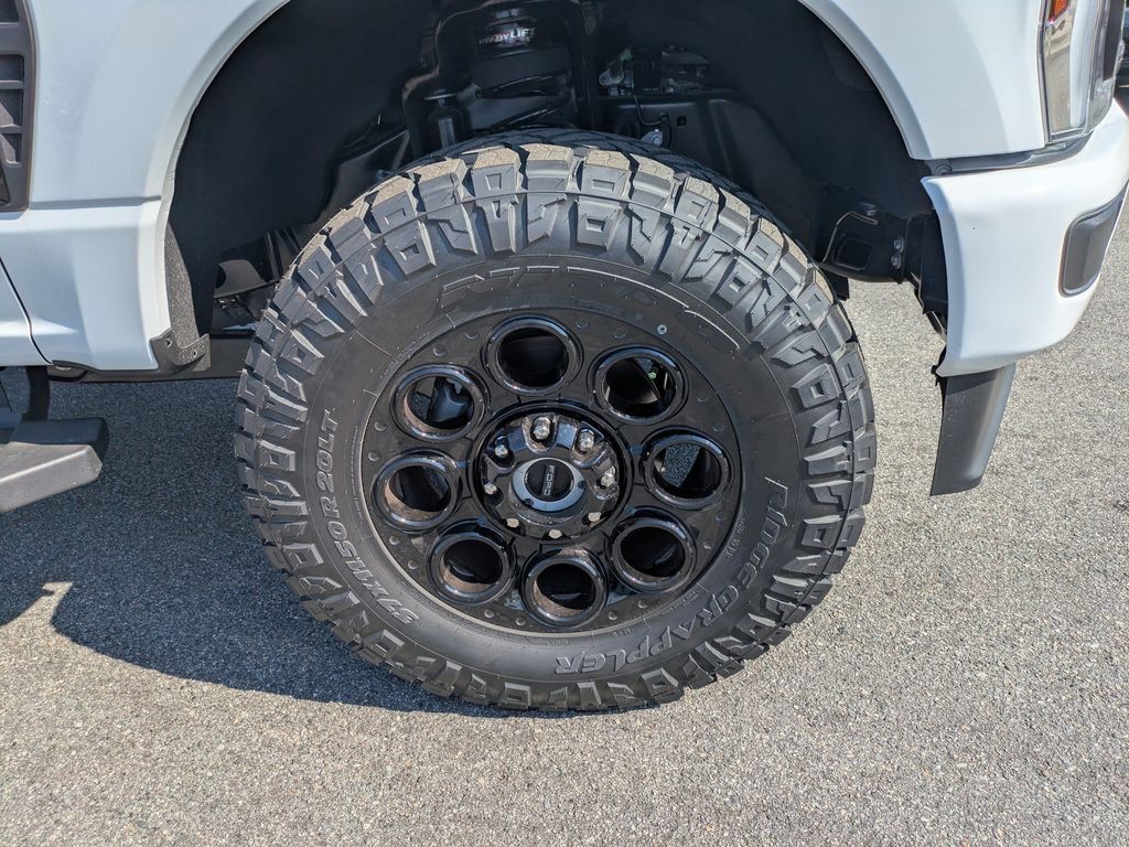 2026 Ford F-350 Super Duty LARIAT