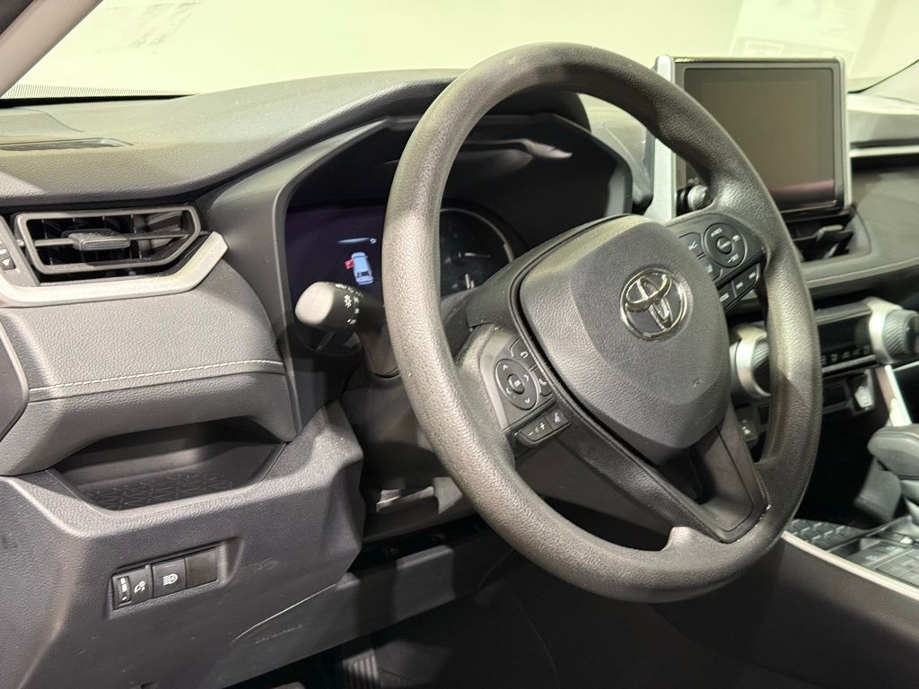 Thumbnail: 2024 Toyota RAV4 - 17