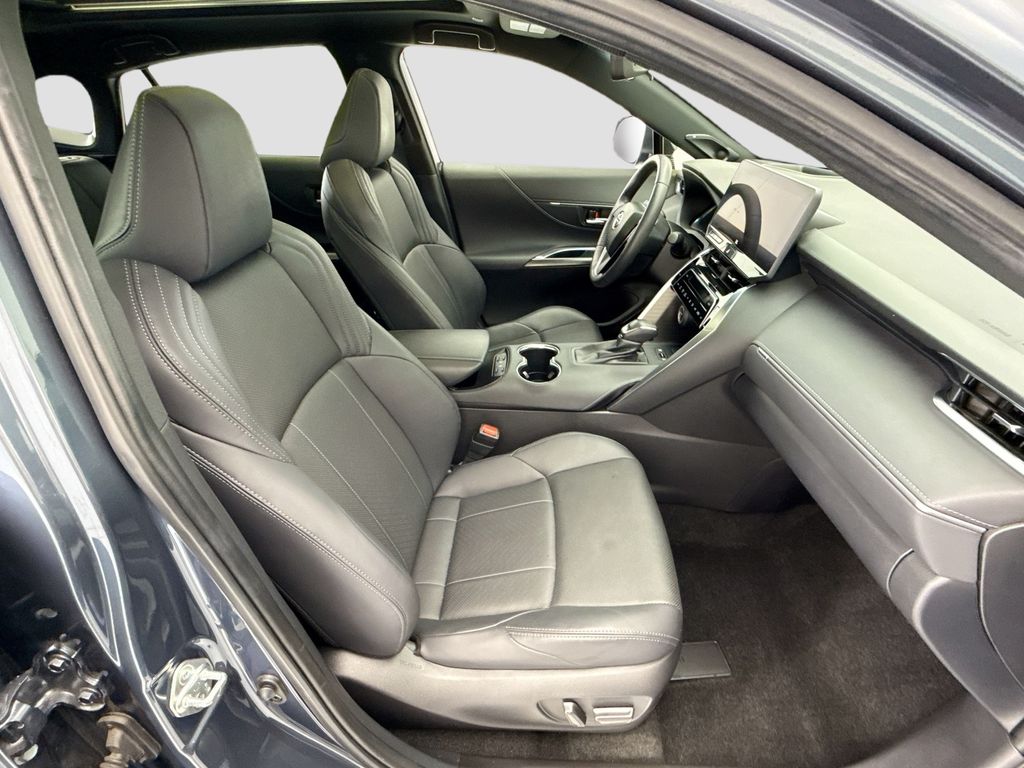 Thumbnail: 2023 Toyota Venza - 21