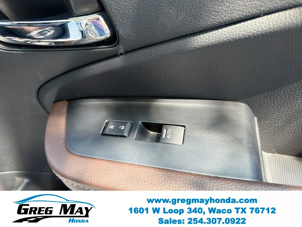 2025 Honda Ridgeline RTL White at Greg May Honda