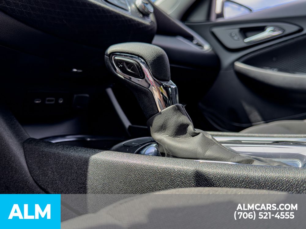 Used 2024 White Chevrolet LT image 18