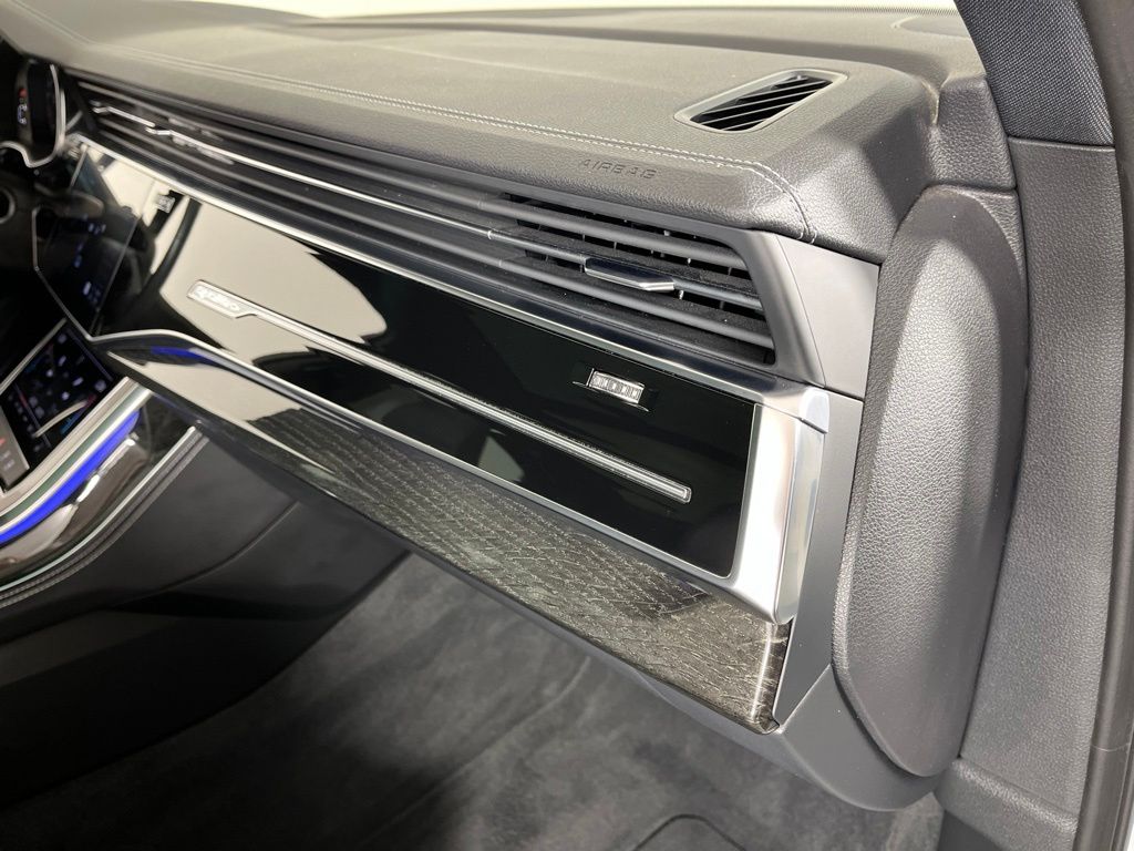 Thumbnail: 2025 Audi Q7 - 10