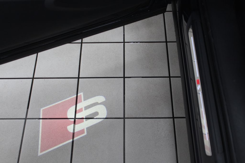 Thumbnail: 2025 Audi SQ5 - 15