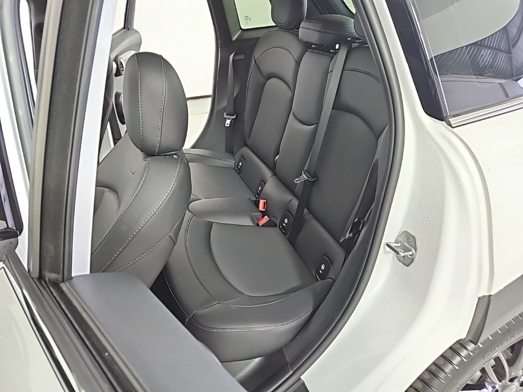 Thumbnail: 2023 MINI Cooper - 21