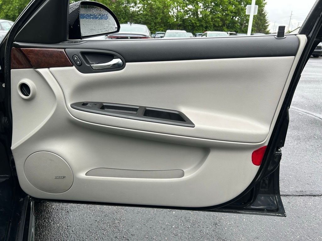 2011 Chevrolet Impala LTZ 23