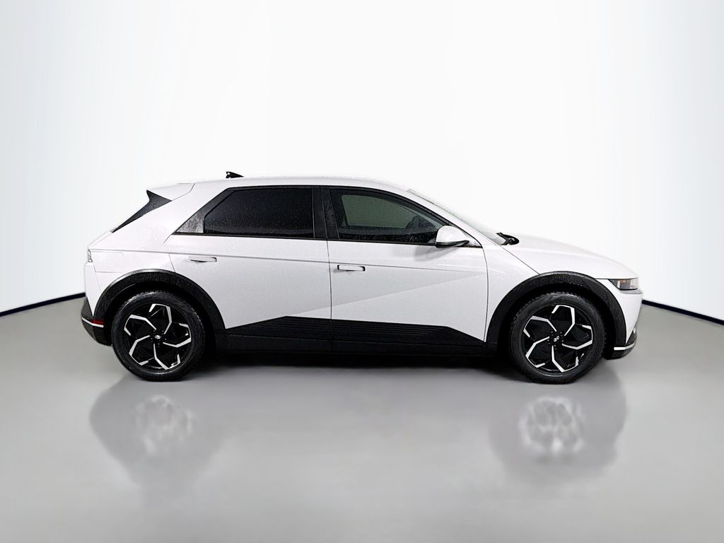 Thumbnail: 2022 Hyundai Ioniq 5 - 4