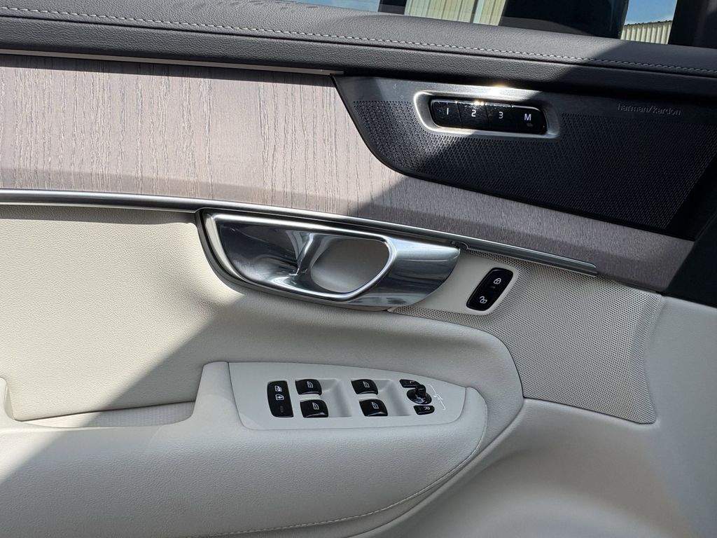 New 2026 Blue Volvo B6 Ultra image 11