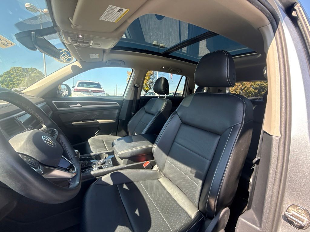 2022 Volkswagen Atlas 3.6L V6 SE w/Technology Silver at Sutliff Volkswagen