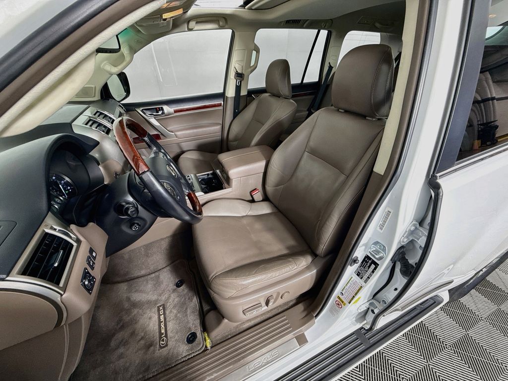 Thumbnail: 2016 Lexus GX - 21