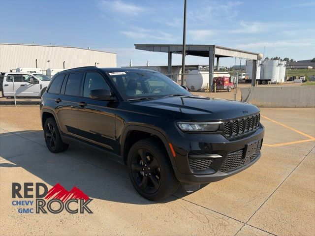 2024 Jeep Grand Cherokee Altitude 4WD