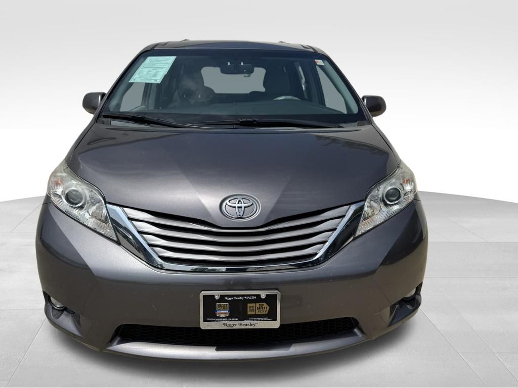 Used Car 2015 Toyota Sienna  L For Sale Under $20,000 In Georgetown, Texas